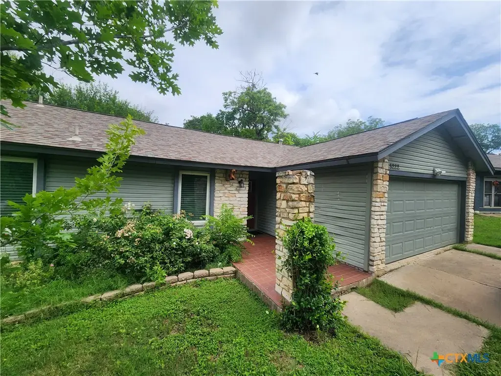 5222 Pine Place, Austin