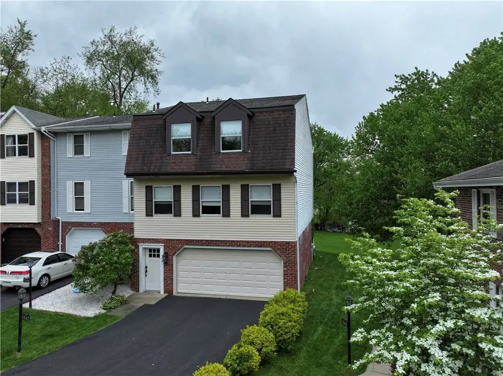 1342 Quail Run Circle , Bethel Park