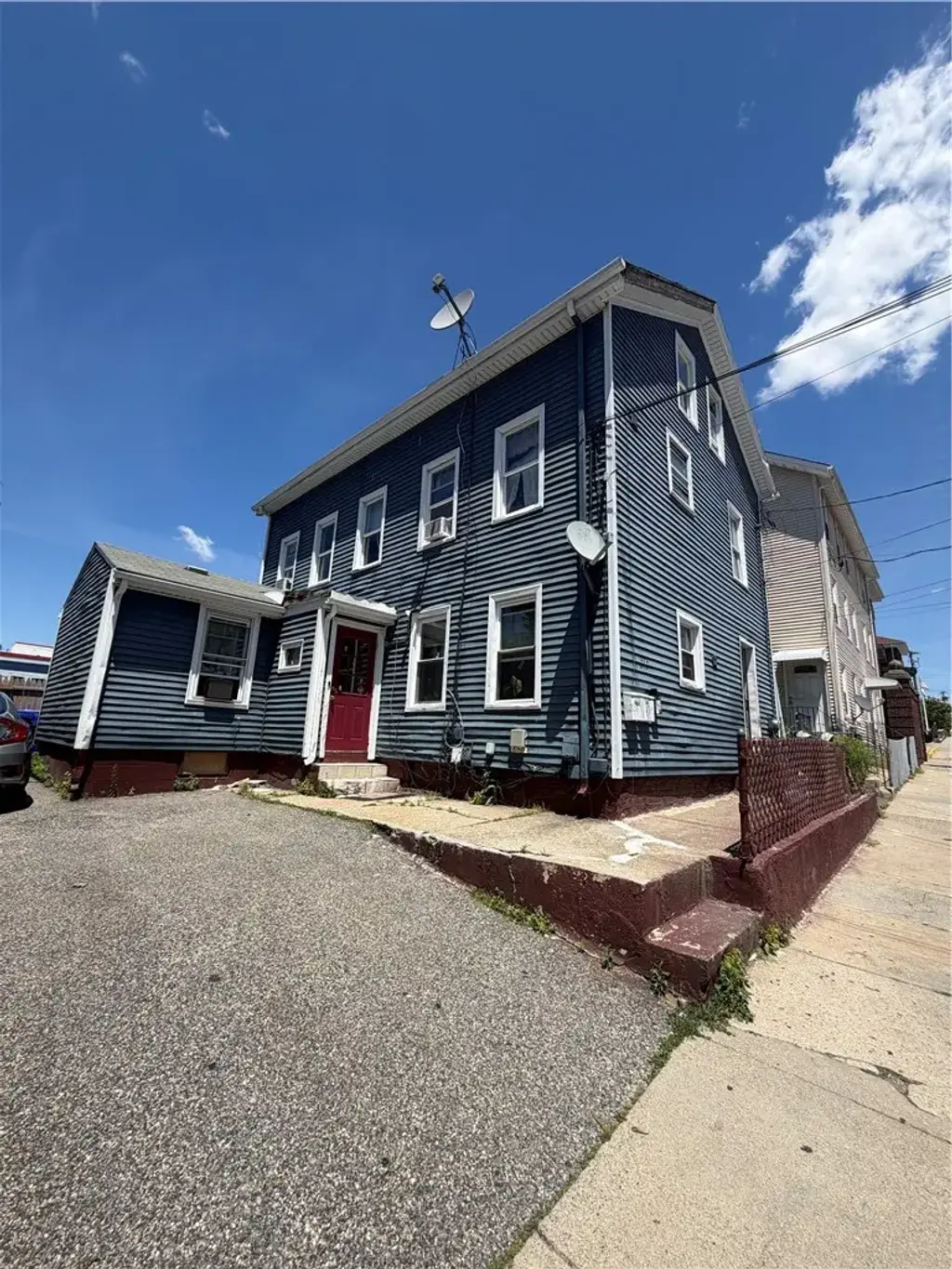 373 Cowden St, Central Falls