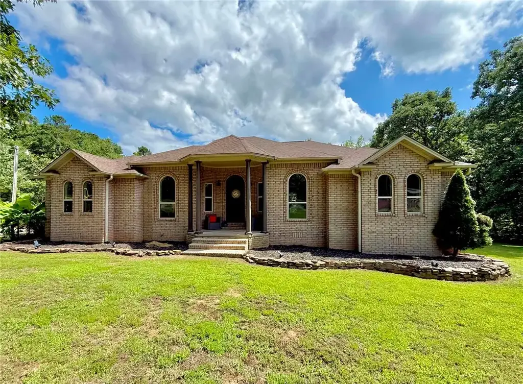233 Seminole Trail, Russellville