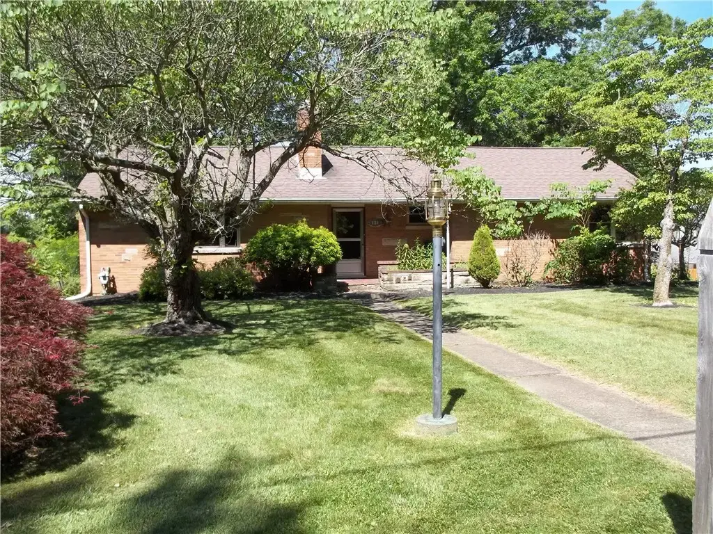 121 Hillcrest Drive , Daugherty