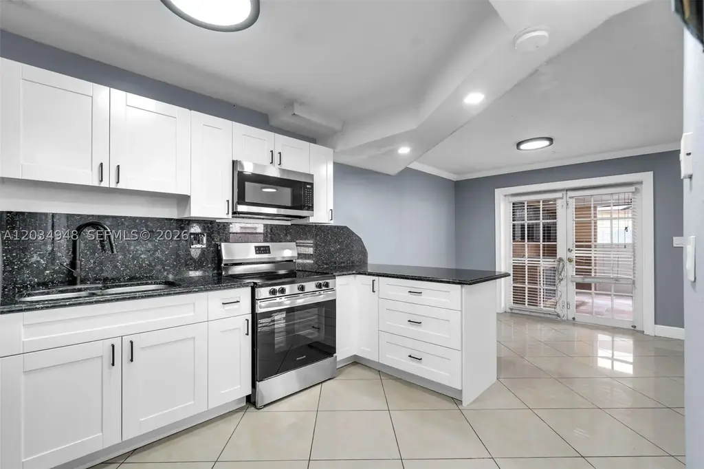 5335 W 23rd Ct 13-4, Hialeah