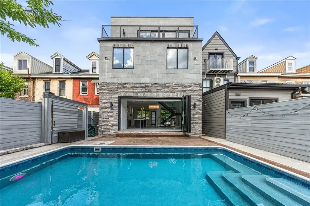 127 1/2 Banner Way, Lawrenceville