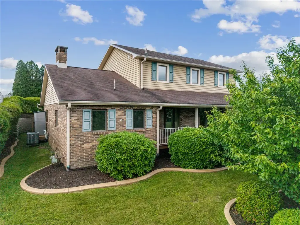 215 Shelby Drive, Hempfield