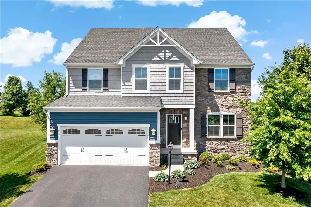 1017 Pinnacle Court , South Fayette
