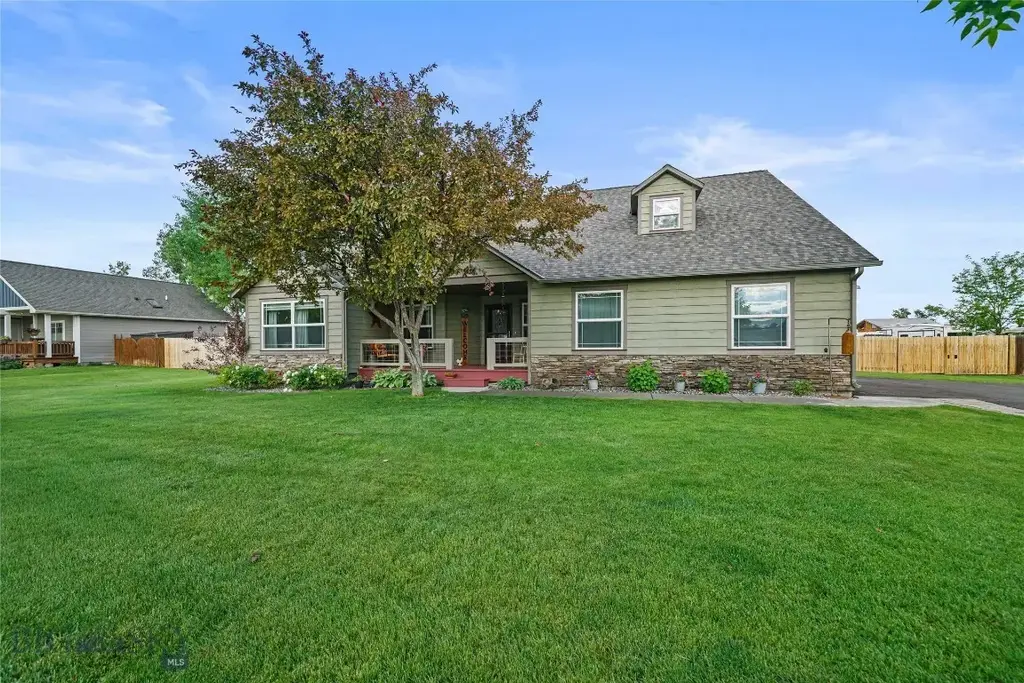 325 Mactavish Lane, Belgrade