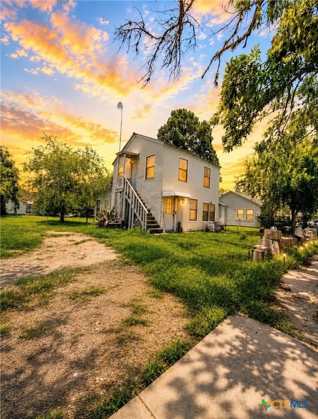409 N Avenue D, Waelder