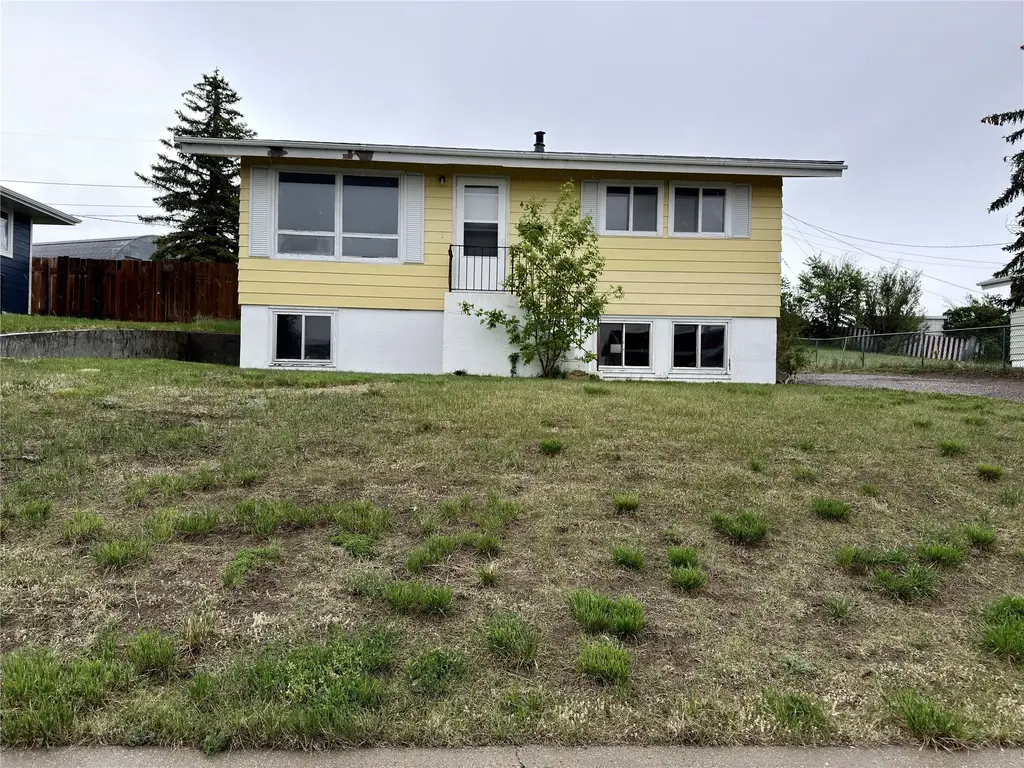 437 Mountain View Boulevard, Cut Bank