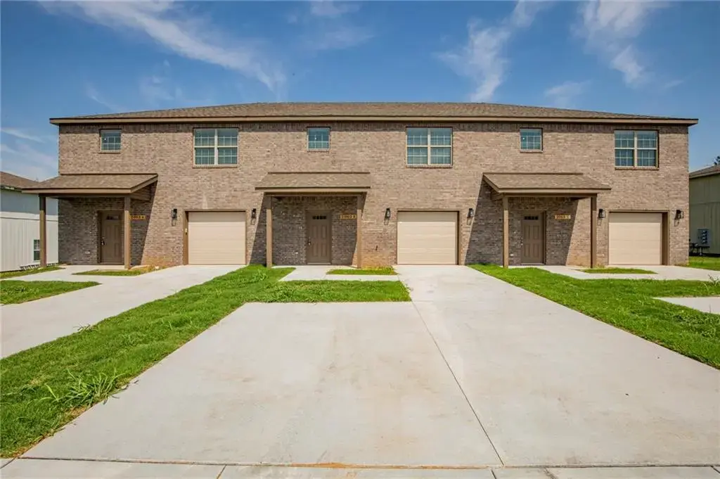 2003 Azlin Place, Siloam Springs