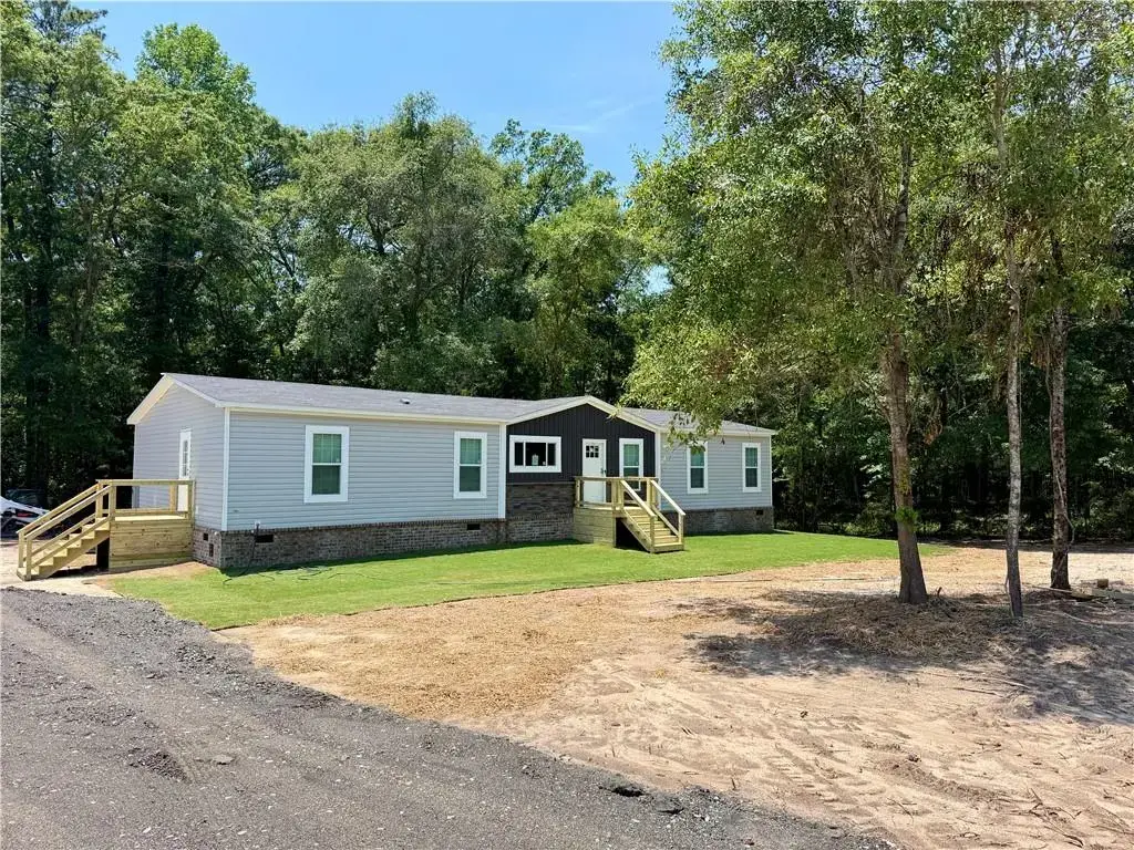 39 Parker Dr, Phenix City