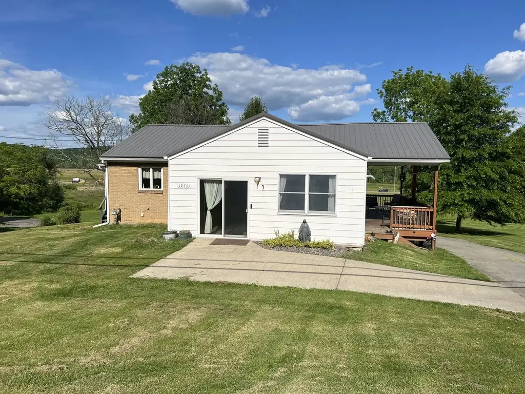 1274 Old Route 18, Wampum