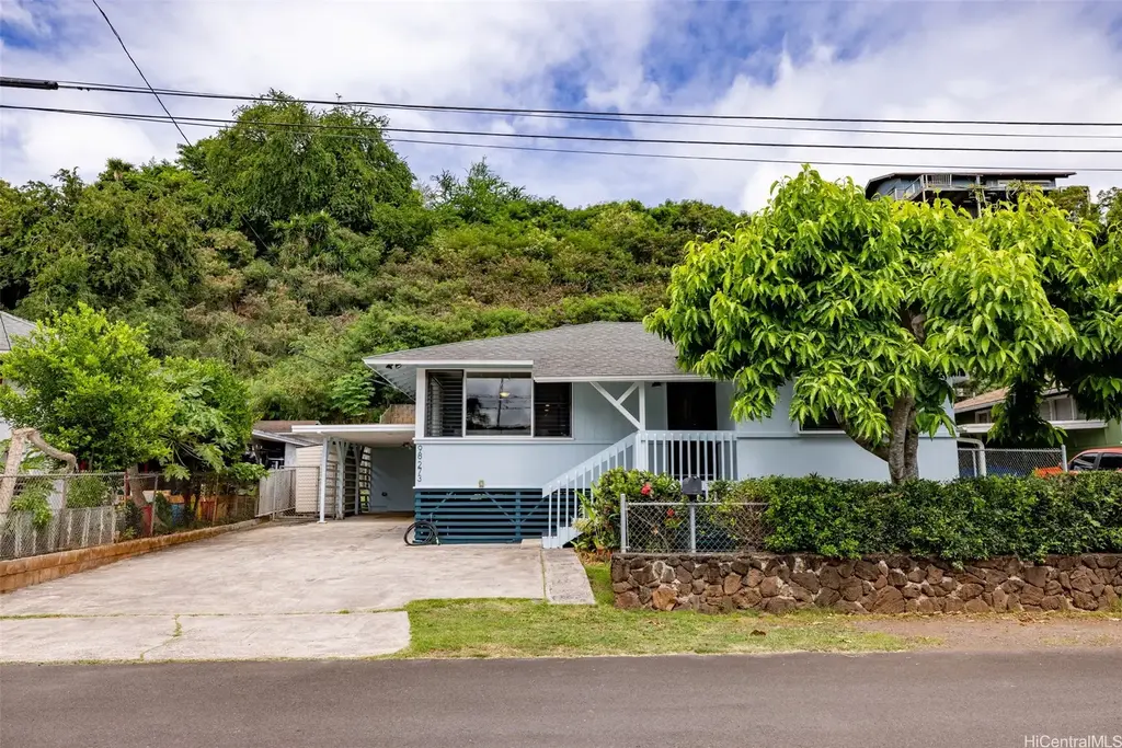 98-273 Hale Momi Place, Aiea