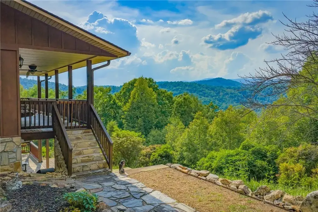605 Valley View Drive, Purlear