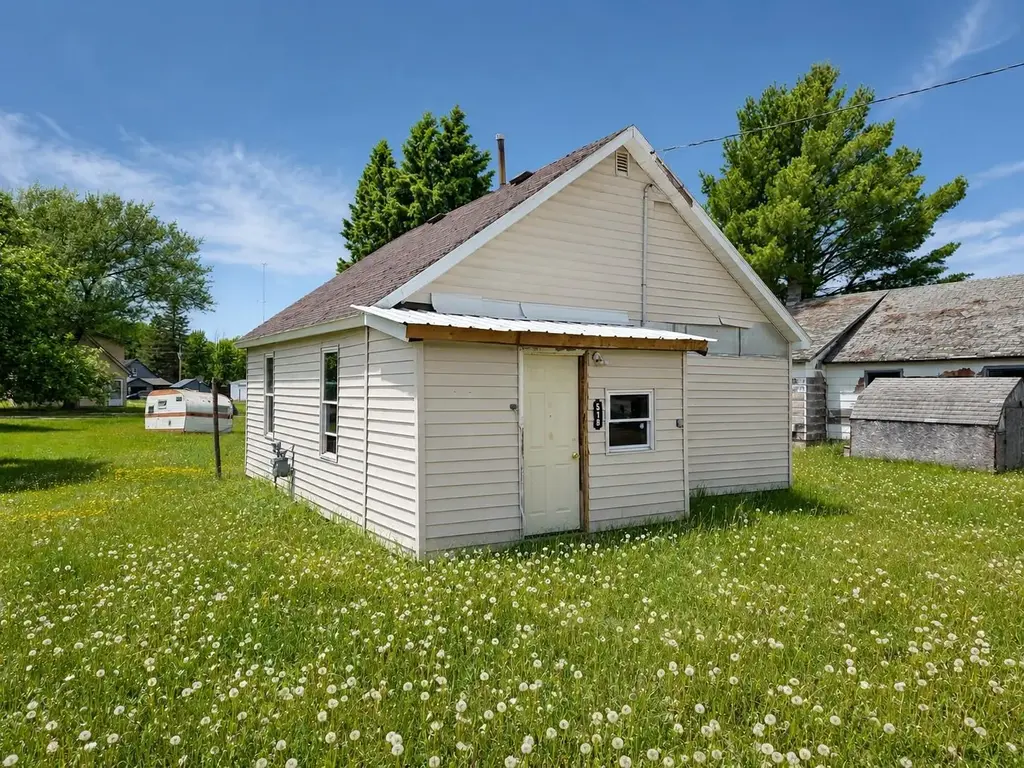 518 Presque Isle St, Marenisco