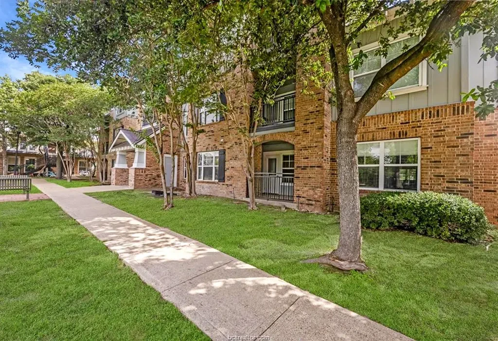1725 Harvey Mitchell Parkway S 2212, College Station