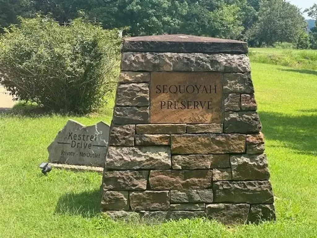 84 S Kestrel Drive, Fayetteville