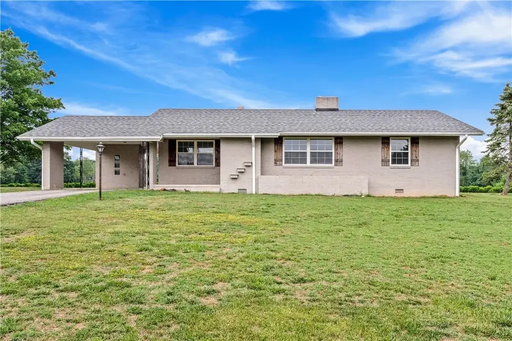 114 Shiloh Farm Trail, State Road