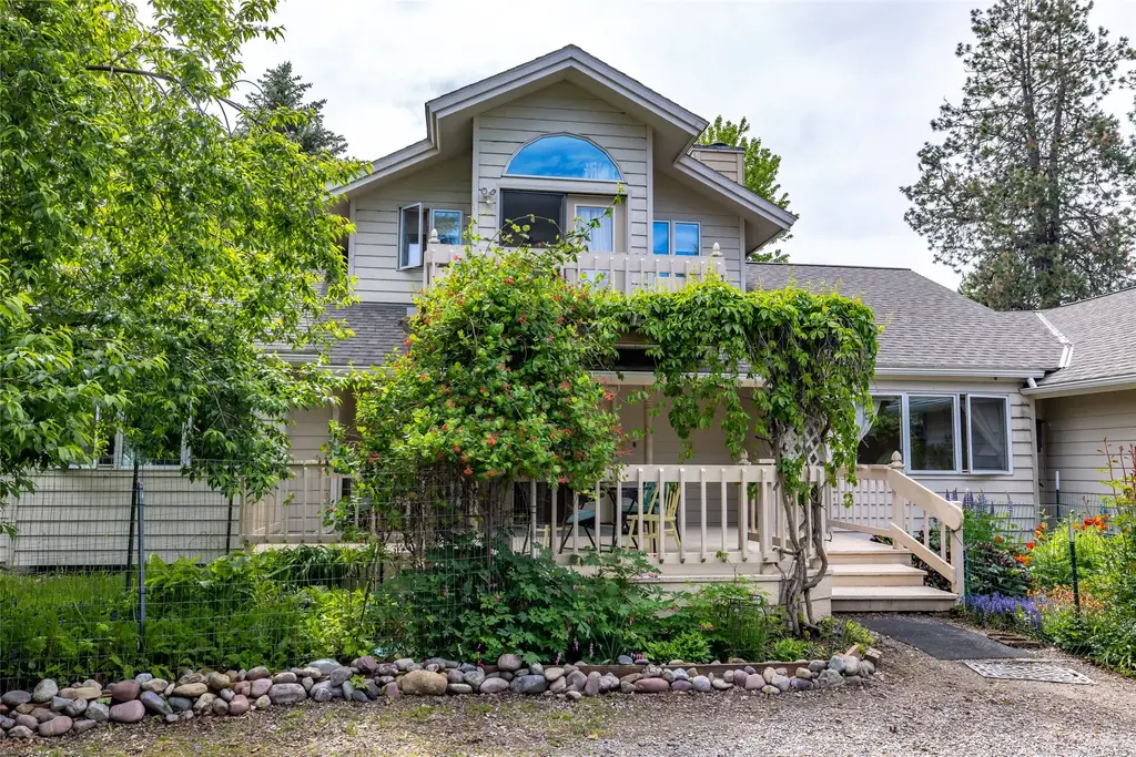 182 Crestview Drive, Bigfork