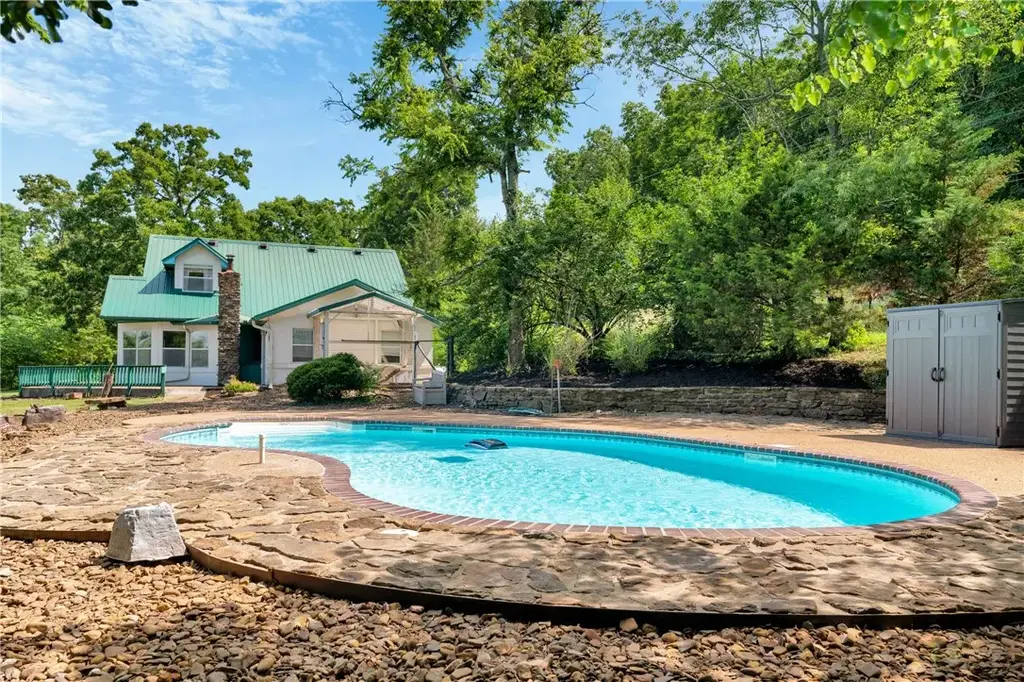 13559 S Highway 170, West Fork