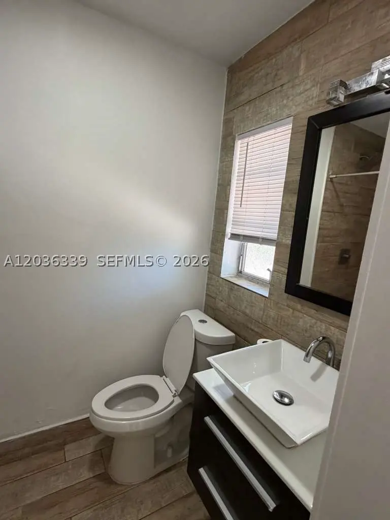 3 of 8 - 5843 Harding Street, Hollywood, FL