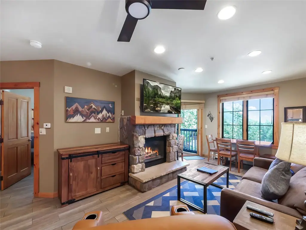 150 Dercum Square 8503, Keystone
