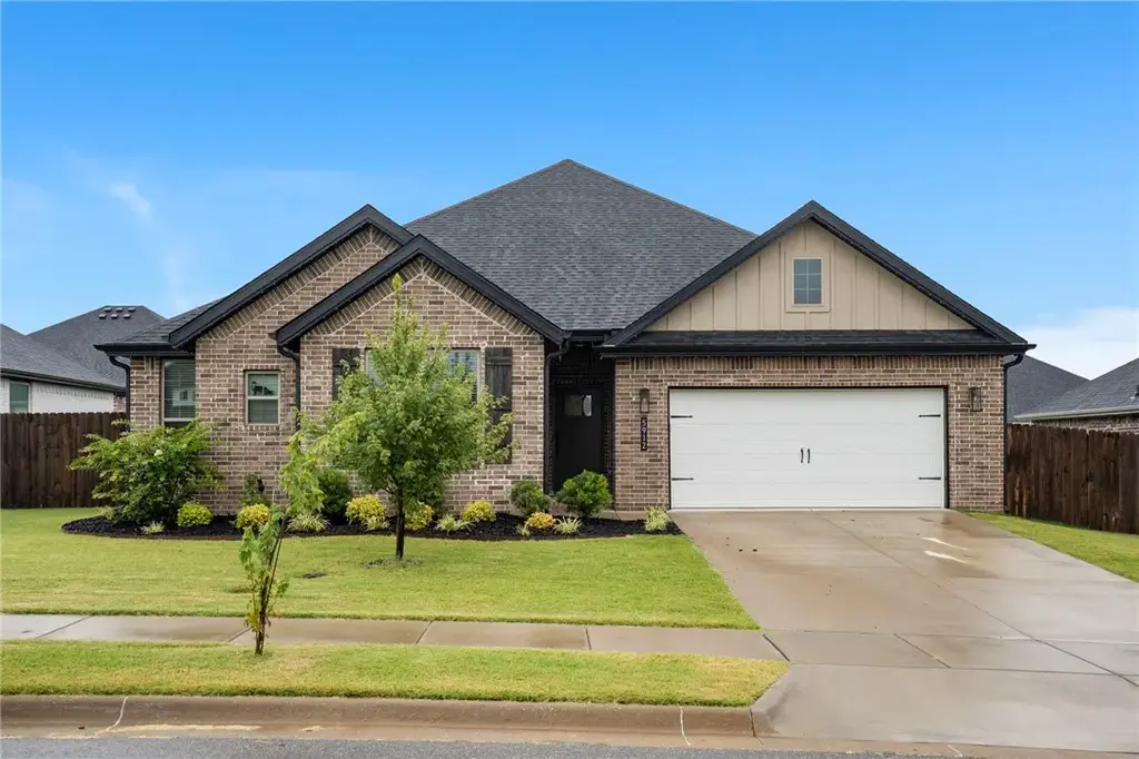 5912 Sw Gentle Winds Avenue, Bentonville