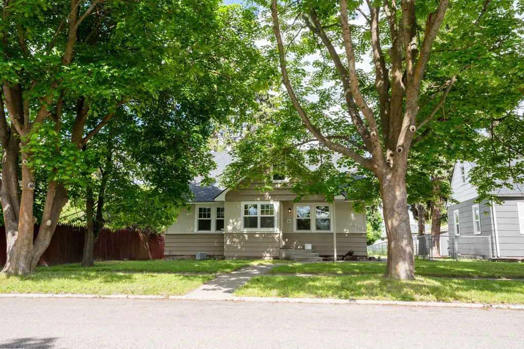 919 8th Avenue E, Kalispell