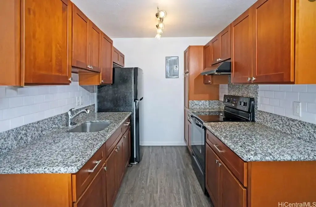 94-1155 Mopua Loop # N8, Waipahu