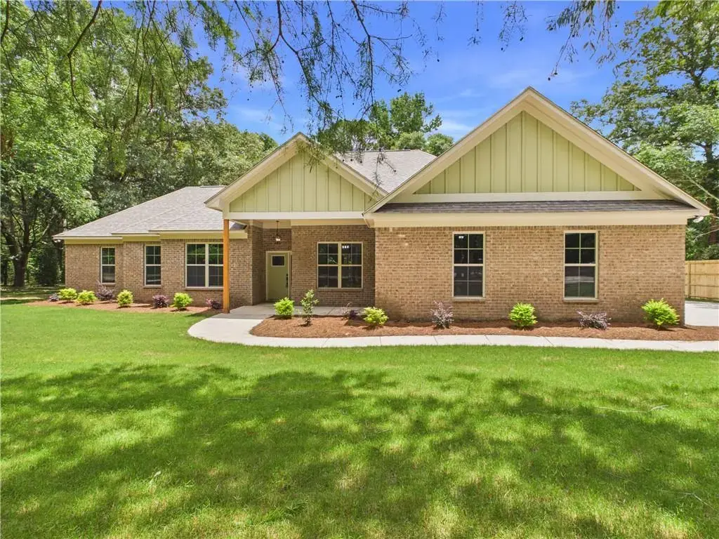 7123 Lee Rd 240, Phenix City