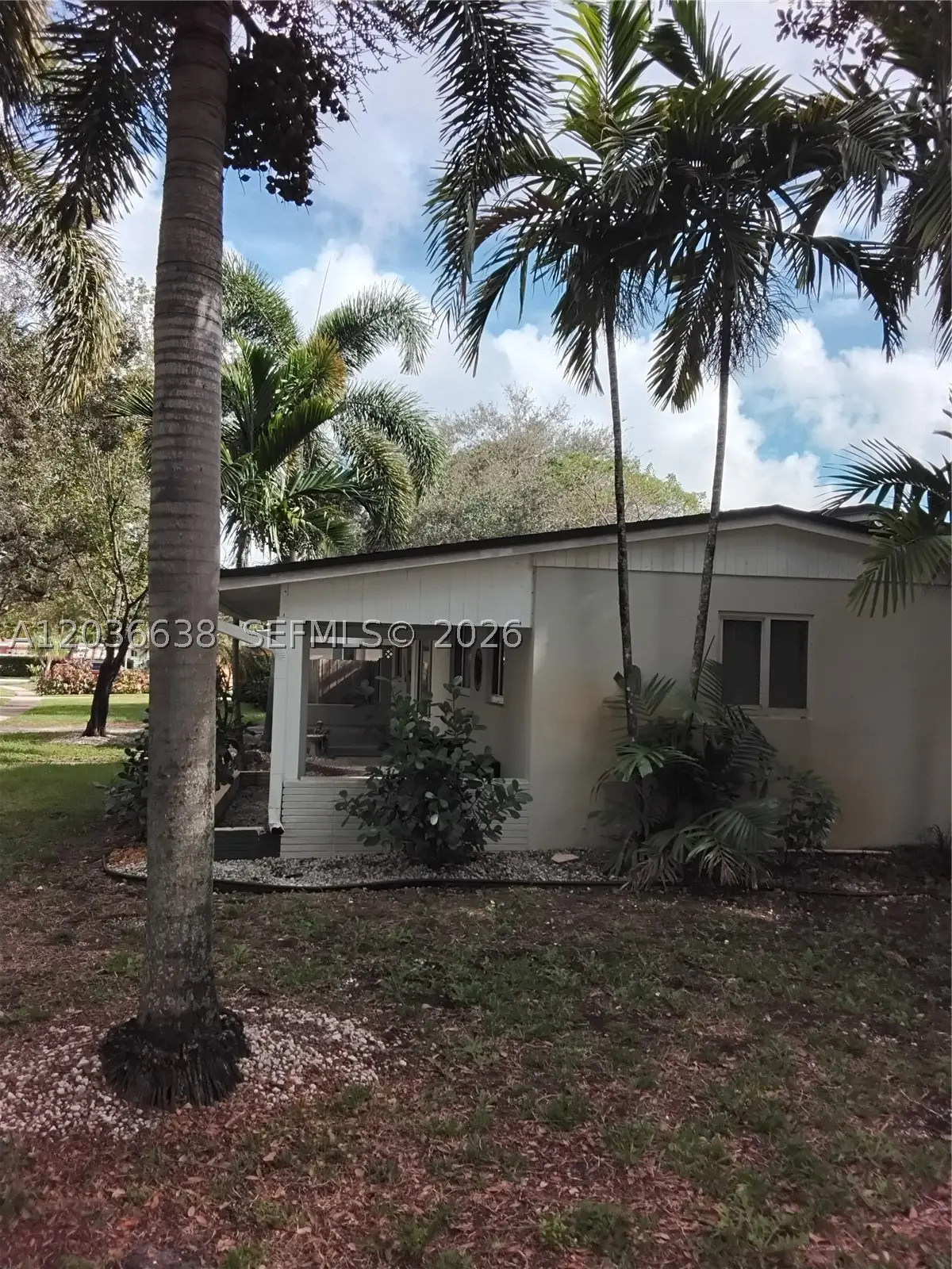 2 of 30 - 911 W Country Club Circle, Plantation, FL