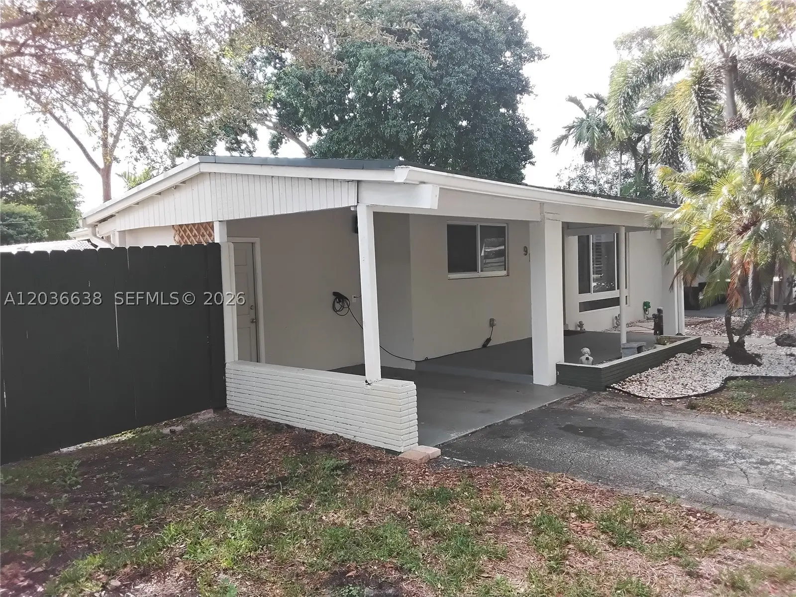 5 of 30 - 911 W Country Club Circle, Plantation, FL