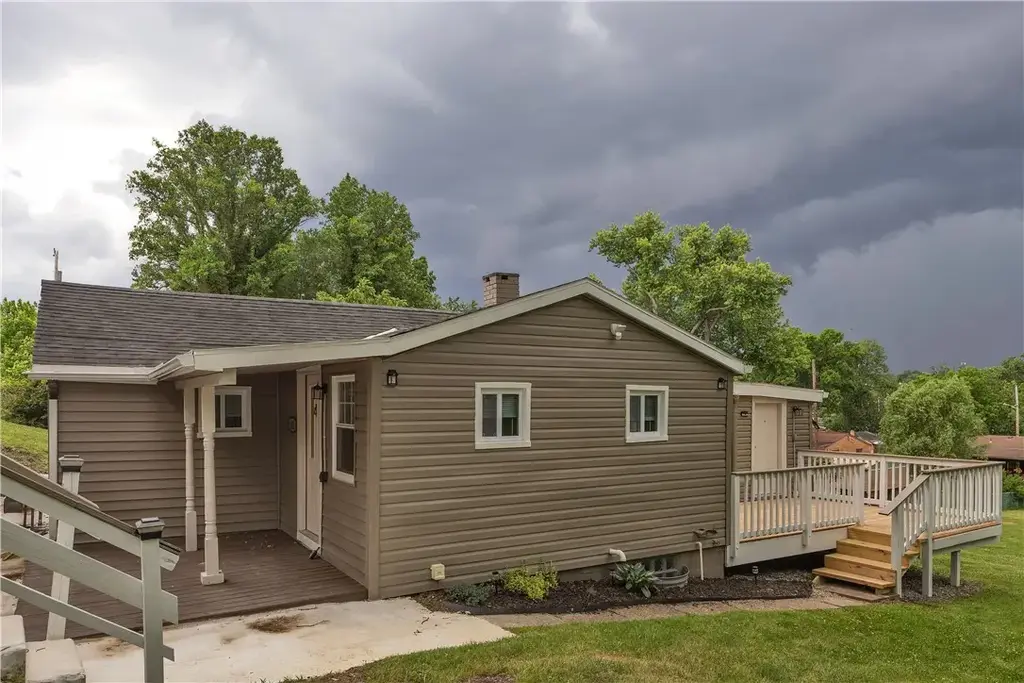 121 College Avenue , Plum Boro