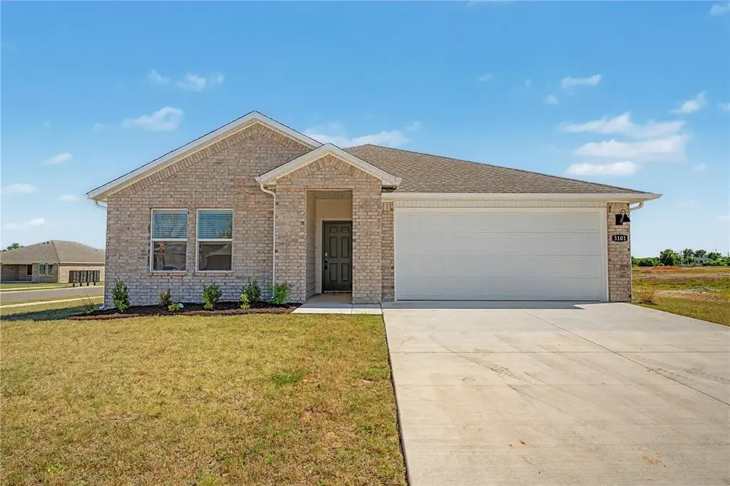 3101 Laredo Lane, Centerton