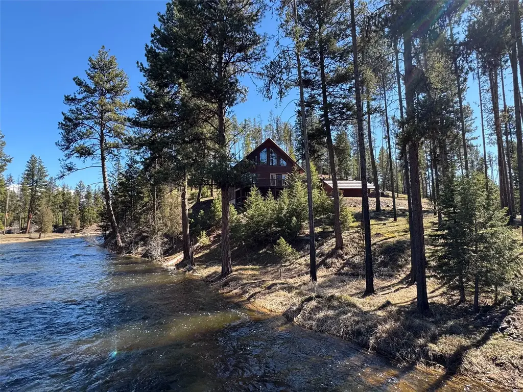 230 W Wagon Wheel Court, Seeley Lake
