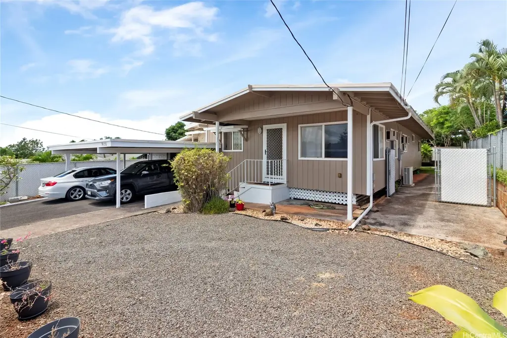 94-1136 Lumiauau Street, Waipahu