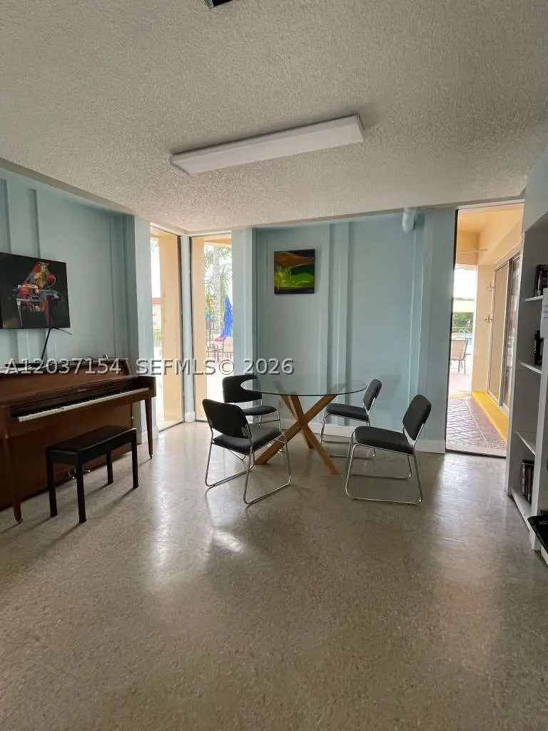 4 of 10 - 8081 N Sunrise Lakes Drive #306, Sunrise, FL