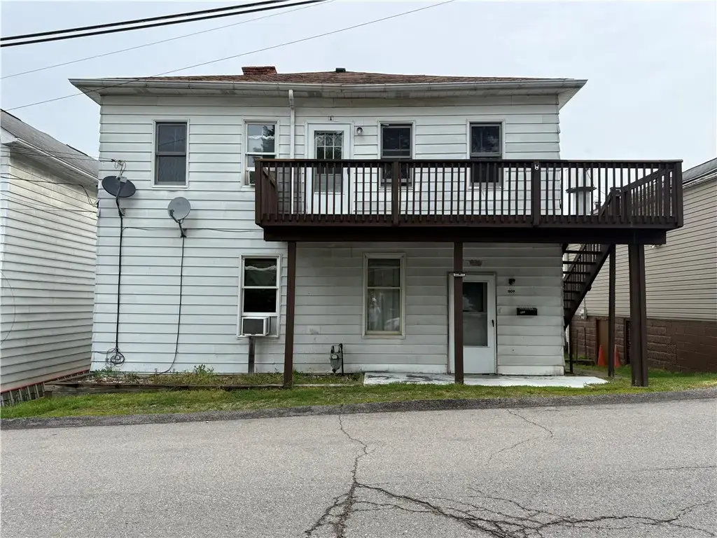 809 Station Street , South Fayette