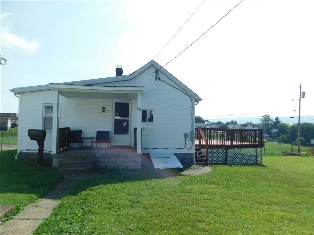 98 Easy Street, Uniontown
