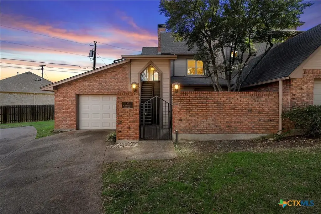 156 Pleasant Grove Lane, Woodway