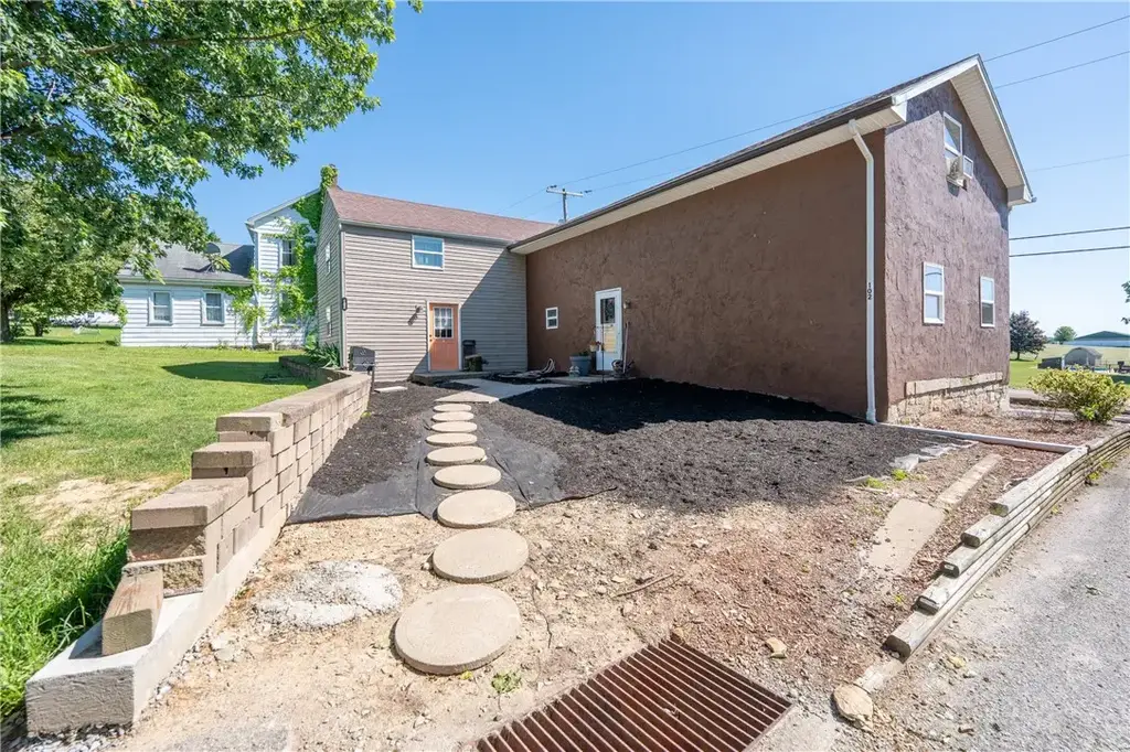 102 Lycippus Hardware Road , Unity 