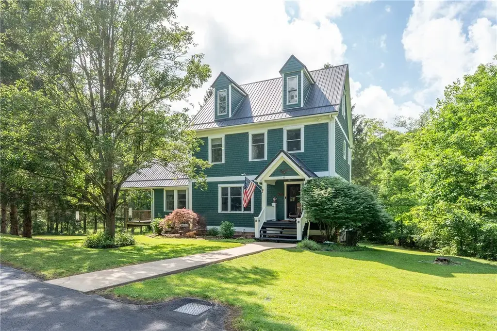 45 Owl Hollow Road, Ligonier
