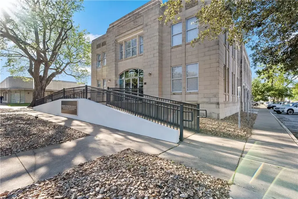 111 E 27th Street, Bryan