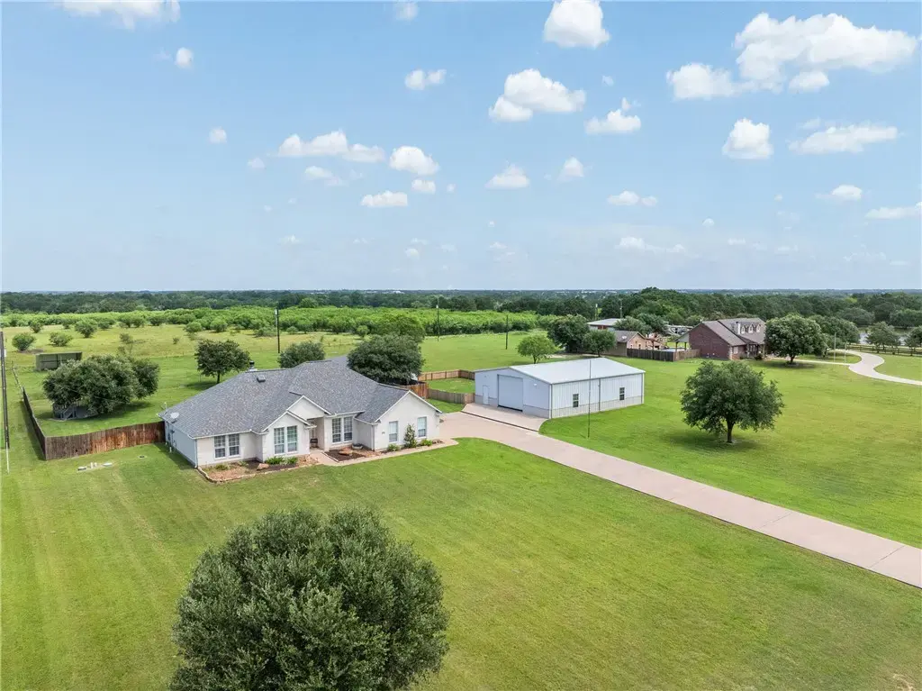 6305 Whitetail Lane, Bryan