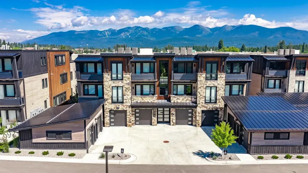 311 Akers Lane A, Whitefish