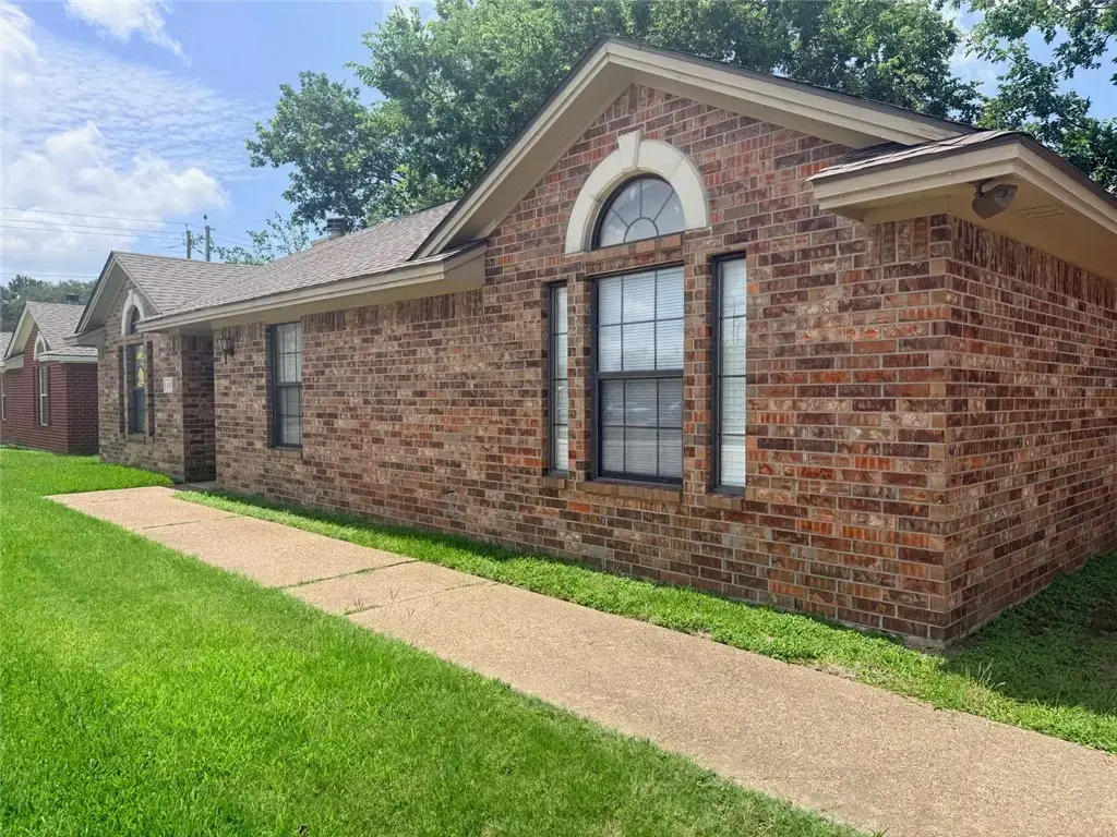 826 Nimitz Street, College Station
