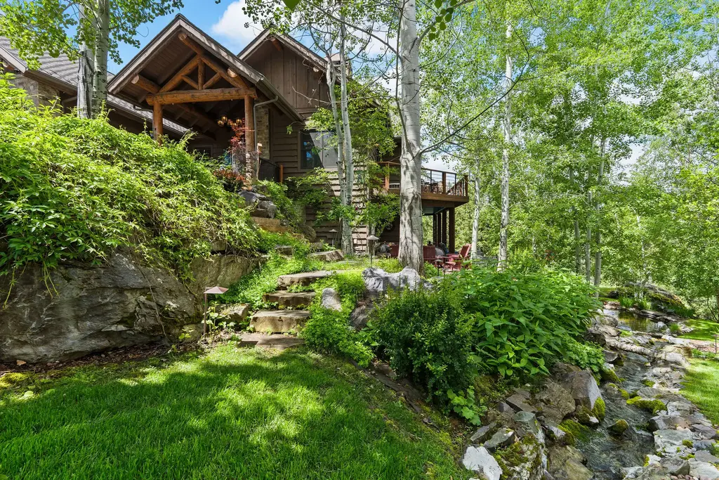 1161 Whispering Rock Road, Bigfork