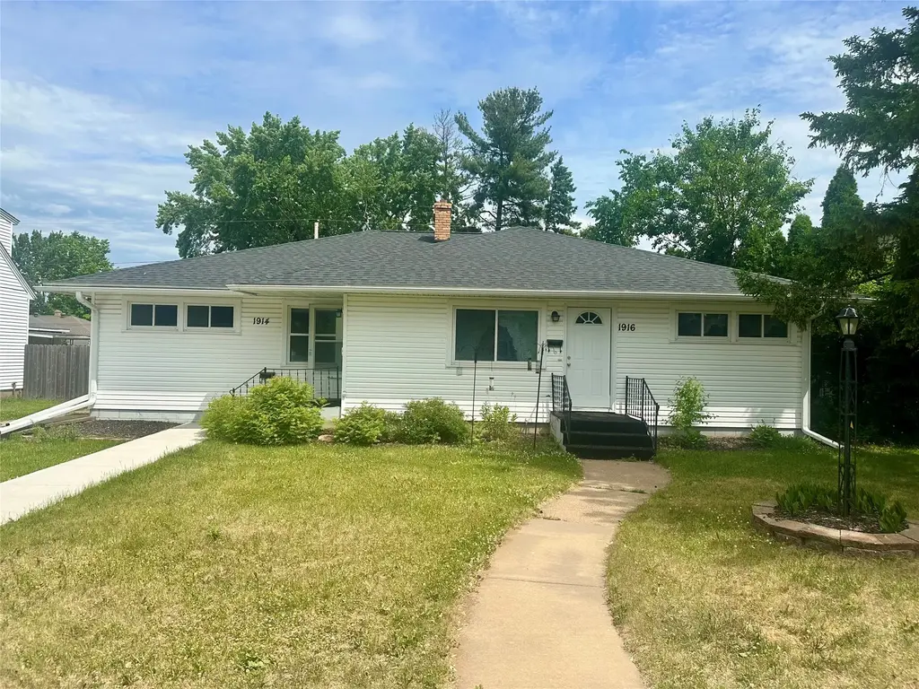 1914 Hopkins Avenue 1-2, Eau Claire