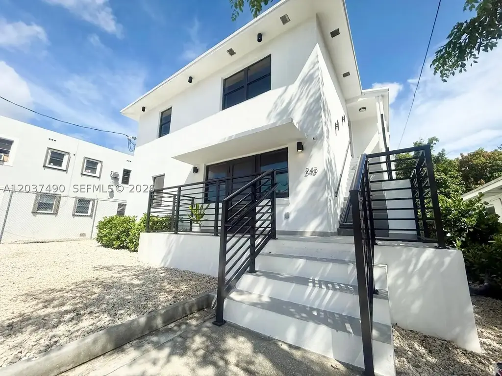 243 Nw 32nd St, Miami