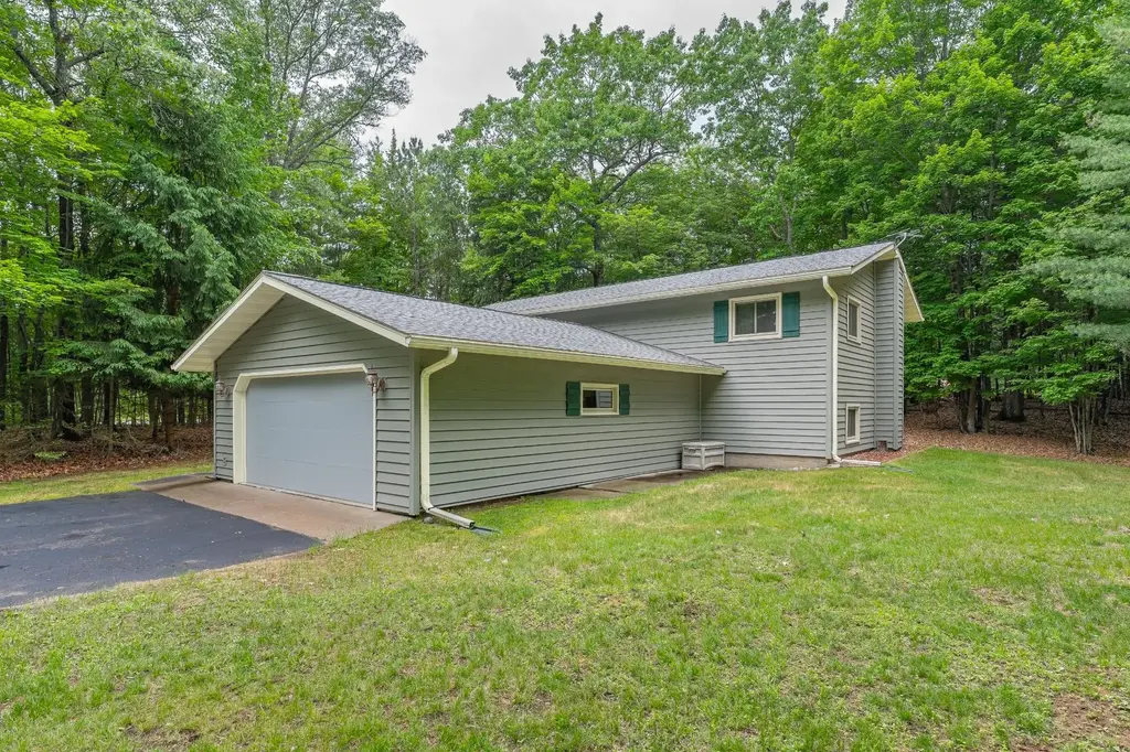 3844 Hwy 70, Eagle River