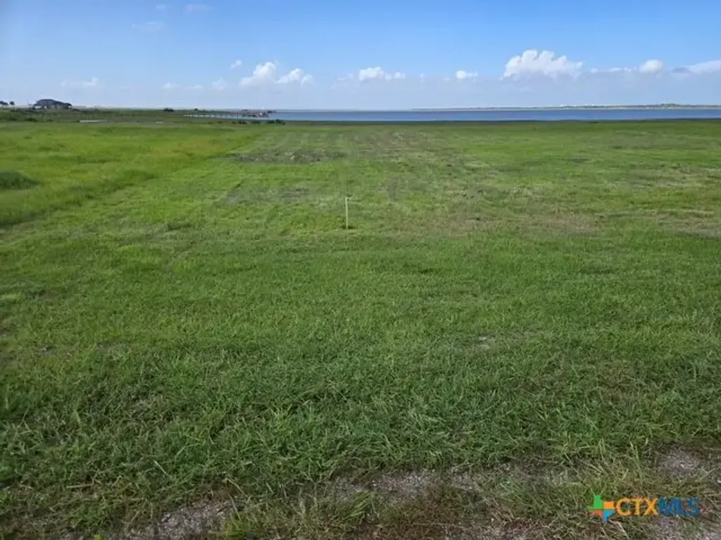 13 Redfish Way, Port Lavaca